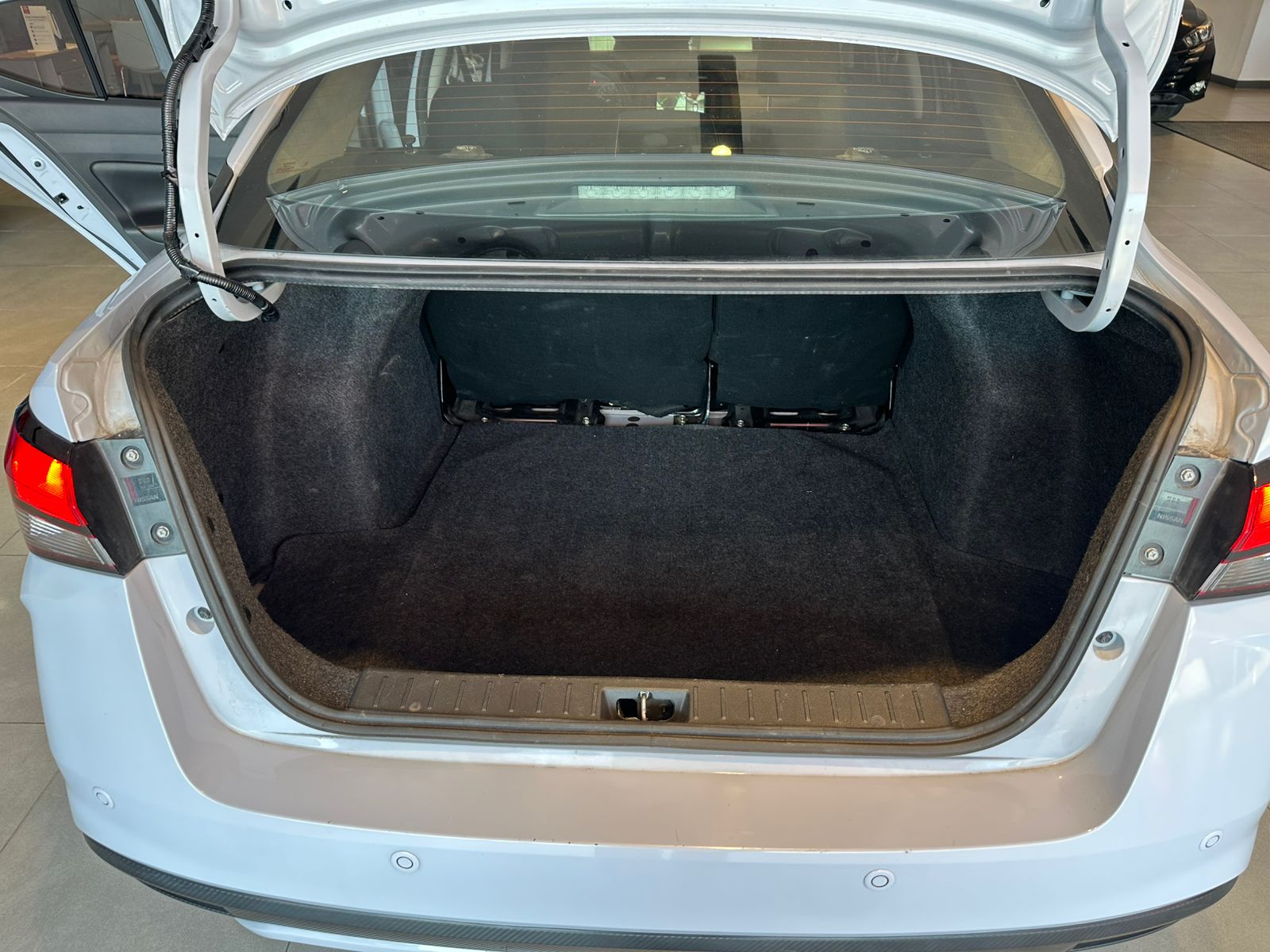 2024 Nissan VERSA 4P SR L41.6 AUT