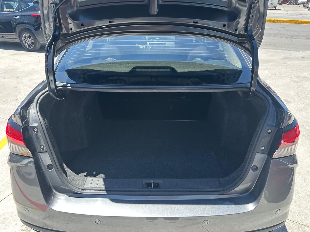 2024 Nissan VERSA 4P SENSE L41.6 AUT