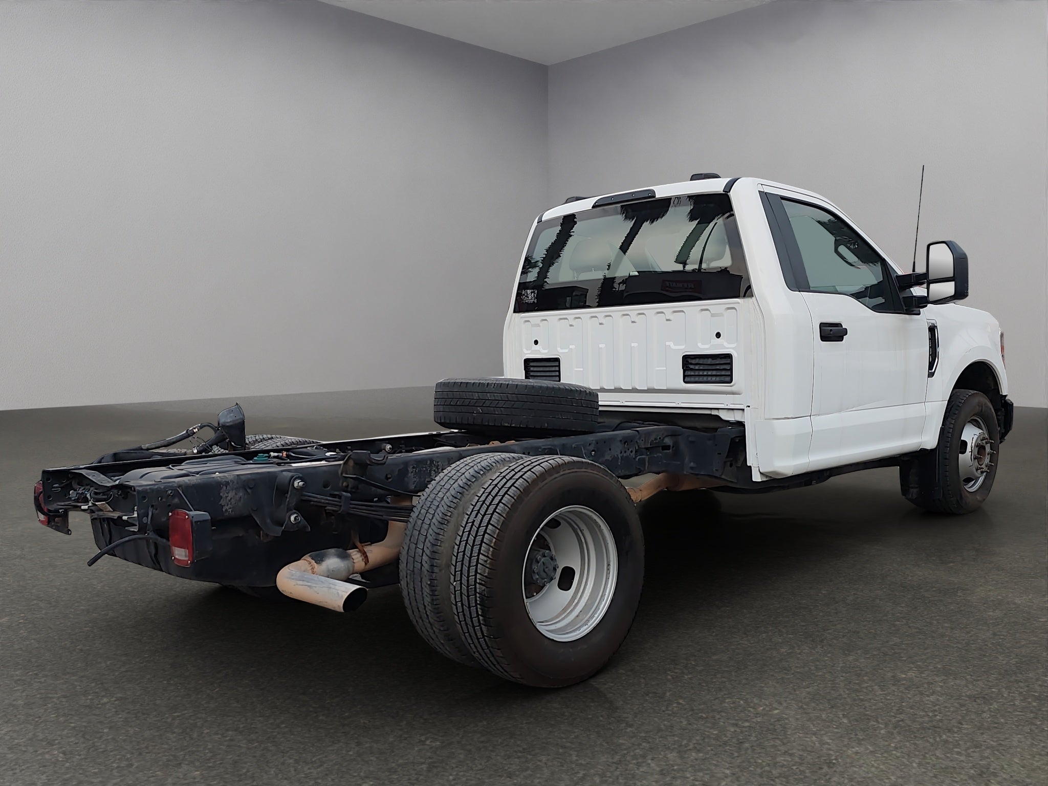 2022 Ford F-350 2 PTS F-350 XL CHASIS CABINA 62L V8 TA AAC