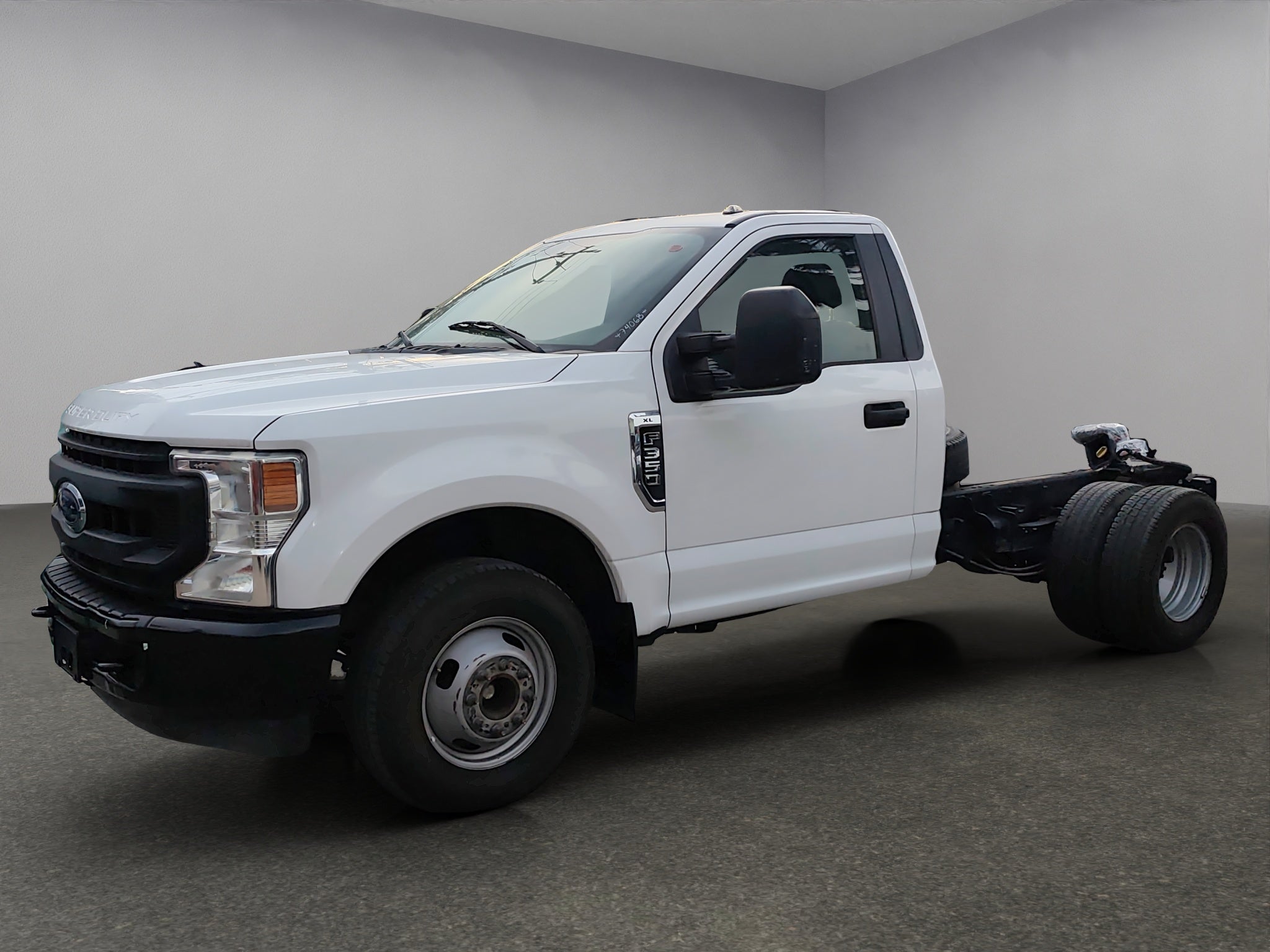 2022 Ford F-350 2 PTS F-350 XL CHASIS CABINA 62L V8 TA AAC