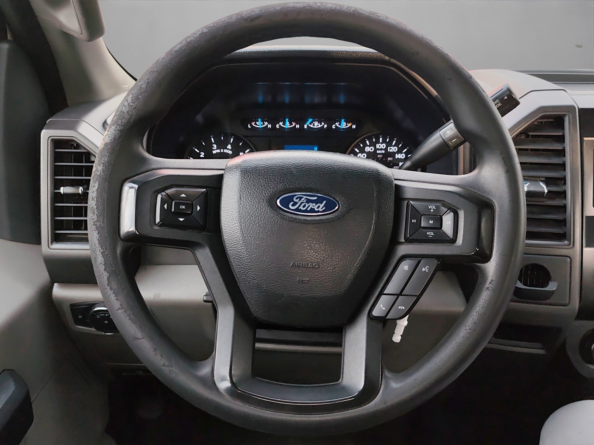 2022 Ford F-350 2 PTS F-350 XL CHASIS CABINA 62L V8 TA AAC