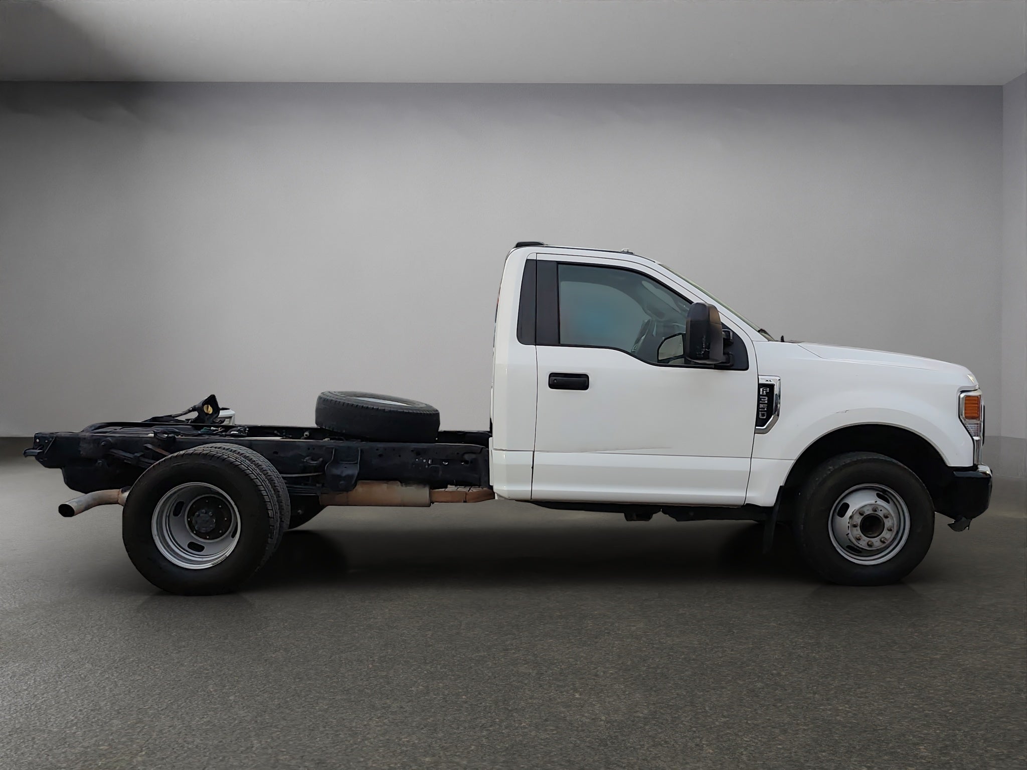 2022 Ford F-350 2 PTS F-350 XL CHASIS CABINA 62L V8 TA AAC