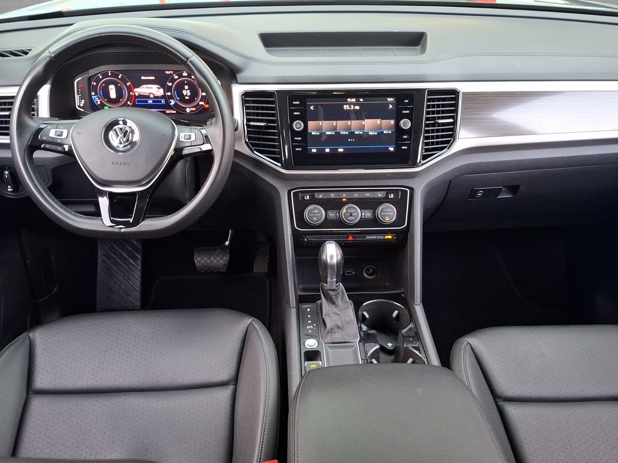 2019 Volkswagen TERAMONT 5 PTS COMFORTLINE PLUS V6 36L TA PIEL TP RA-18