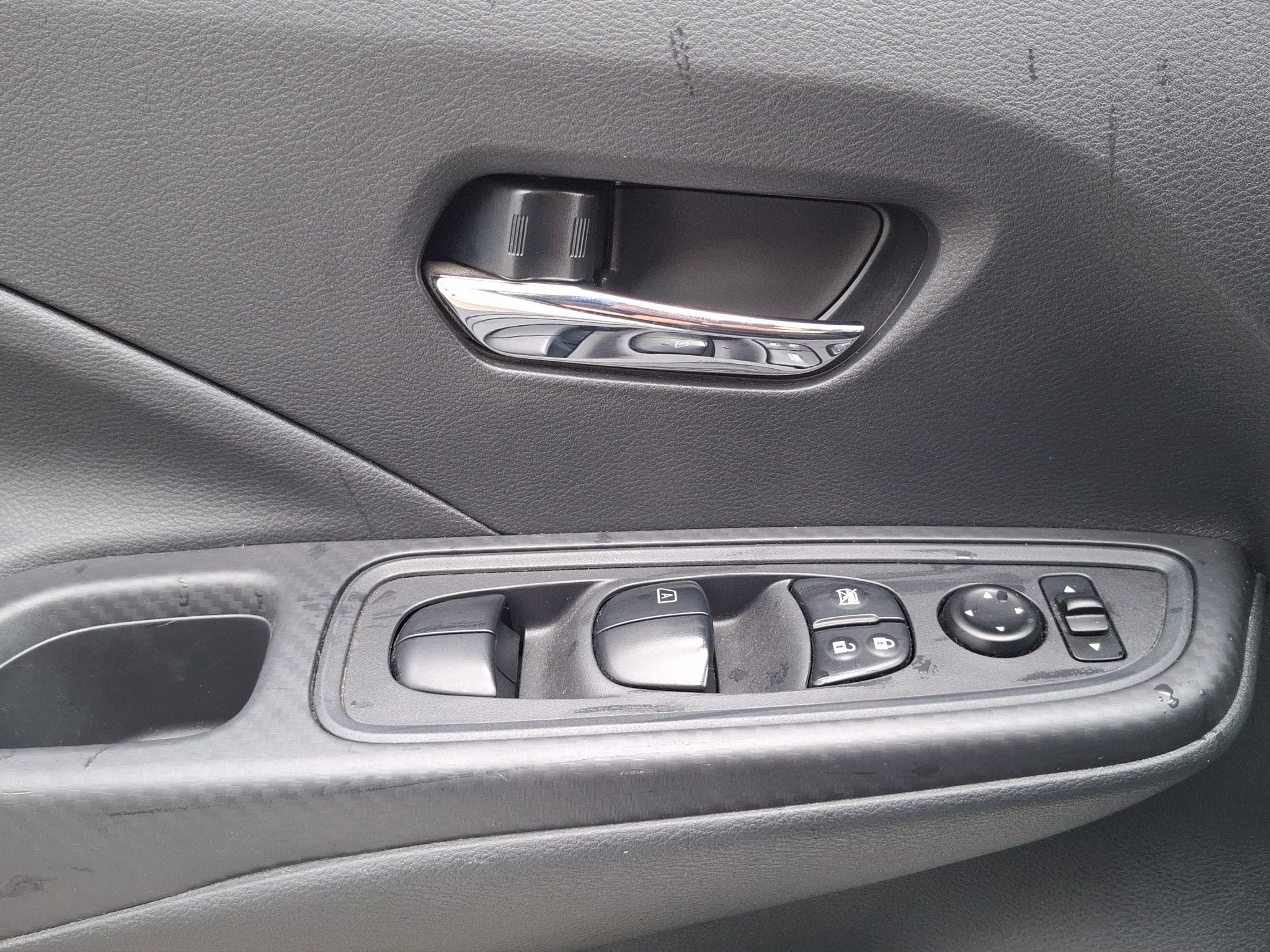2020 Nissan VERSA 4 PTS SENSE  AAC VE R-15CVT
