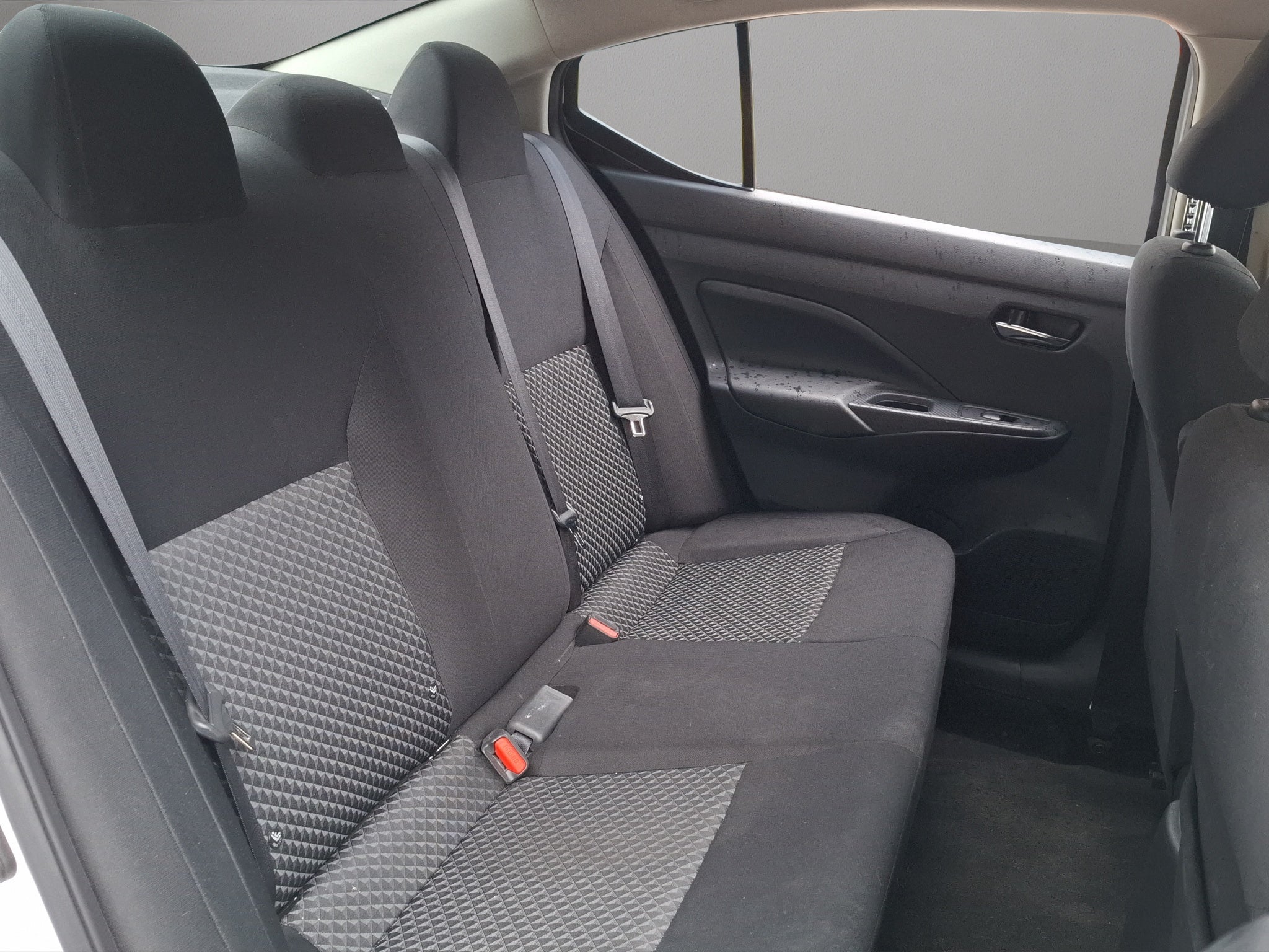 2020 Nissan VERSA 4 PTS SENSE  AAC VE R-15CVT