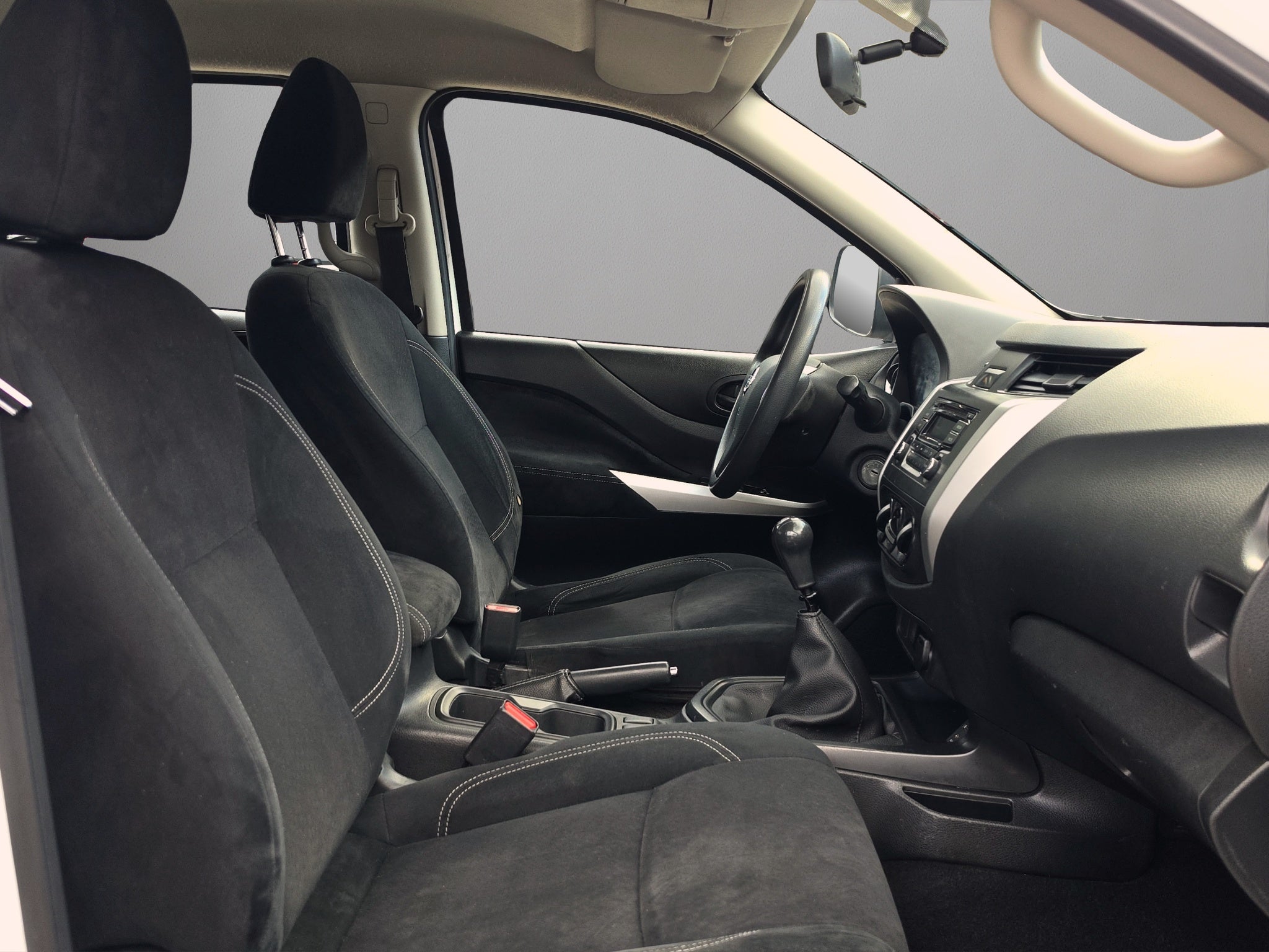 2020 Nissan NP300 4 PTS PICK-UP DOBLE CABINA SE TM6 AAC VE