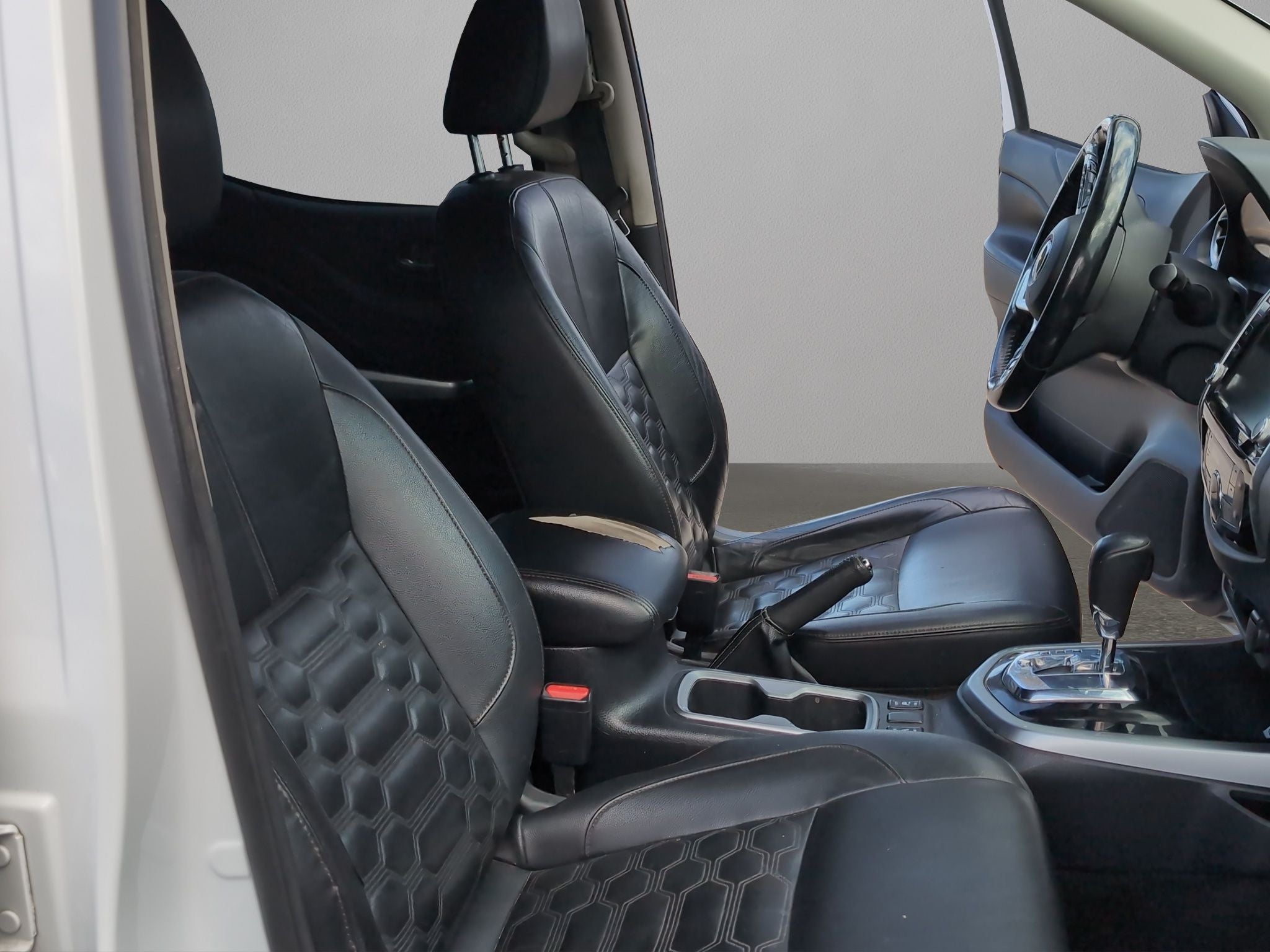 2023 Nissan Frontier 2.5 Le Platinum At