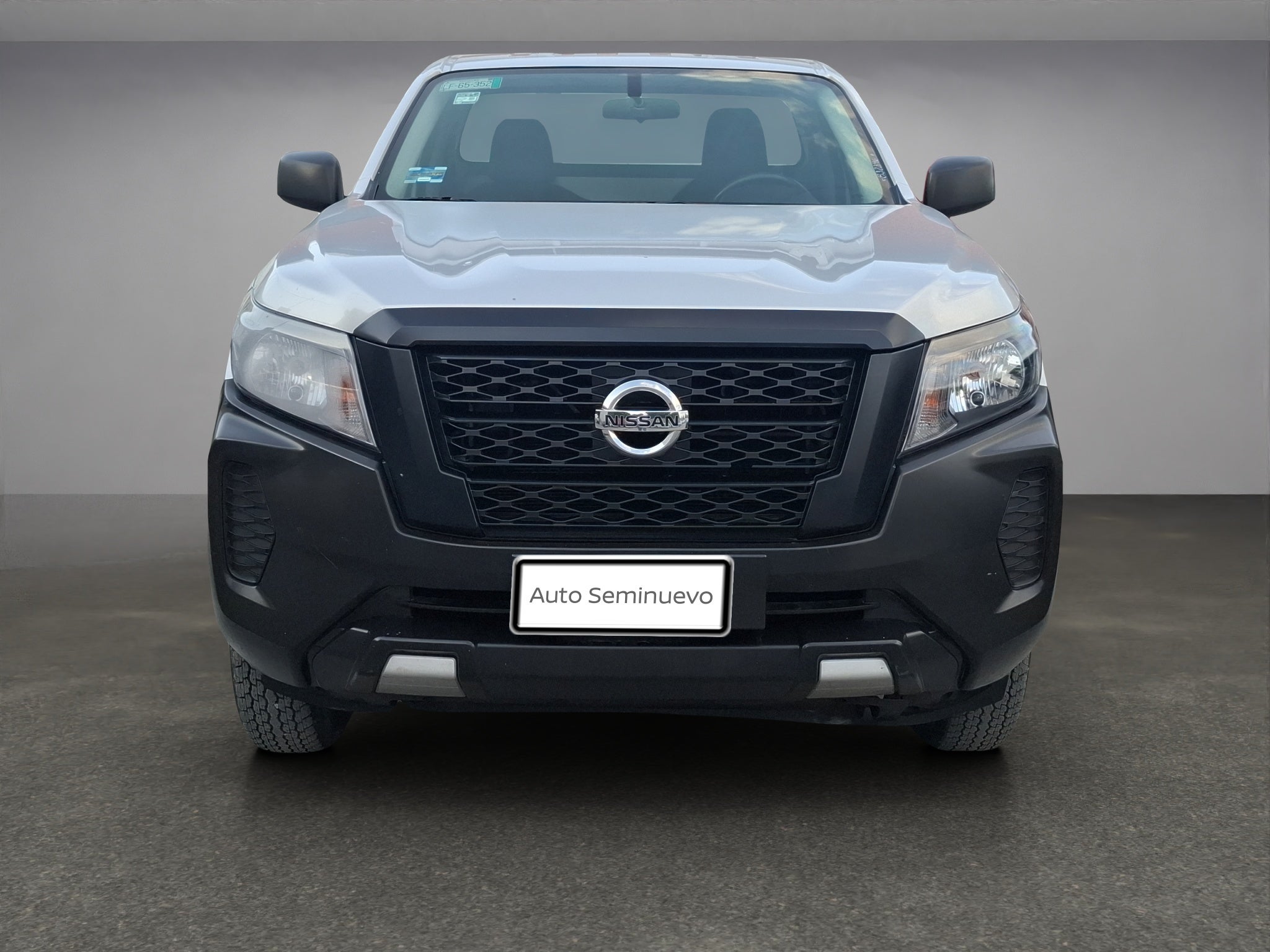2022 Nissan NP300 2 PTS ESTACAS TM6 AAC