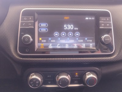 2024 Nissan KICKS PLAY ADVANCE CVT
