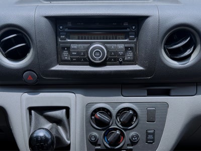 2021 Nissan URVAN 4 PTS AMPLIA TM5 AAC DESEM TRAS 15 PAS