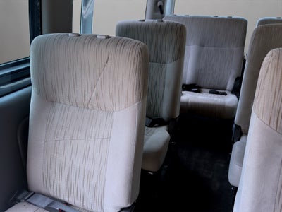 2021 Nissan URVAN 4 PTS AMPLIA TM5 AAC DESEM TRAS 15 PAS