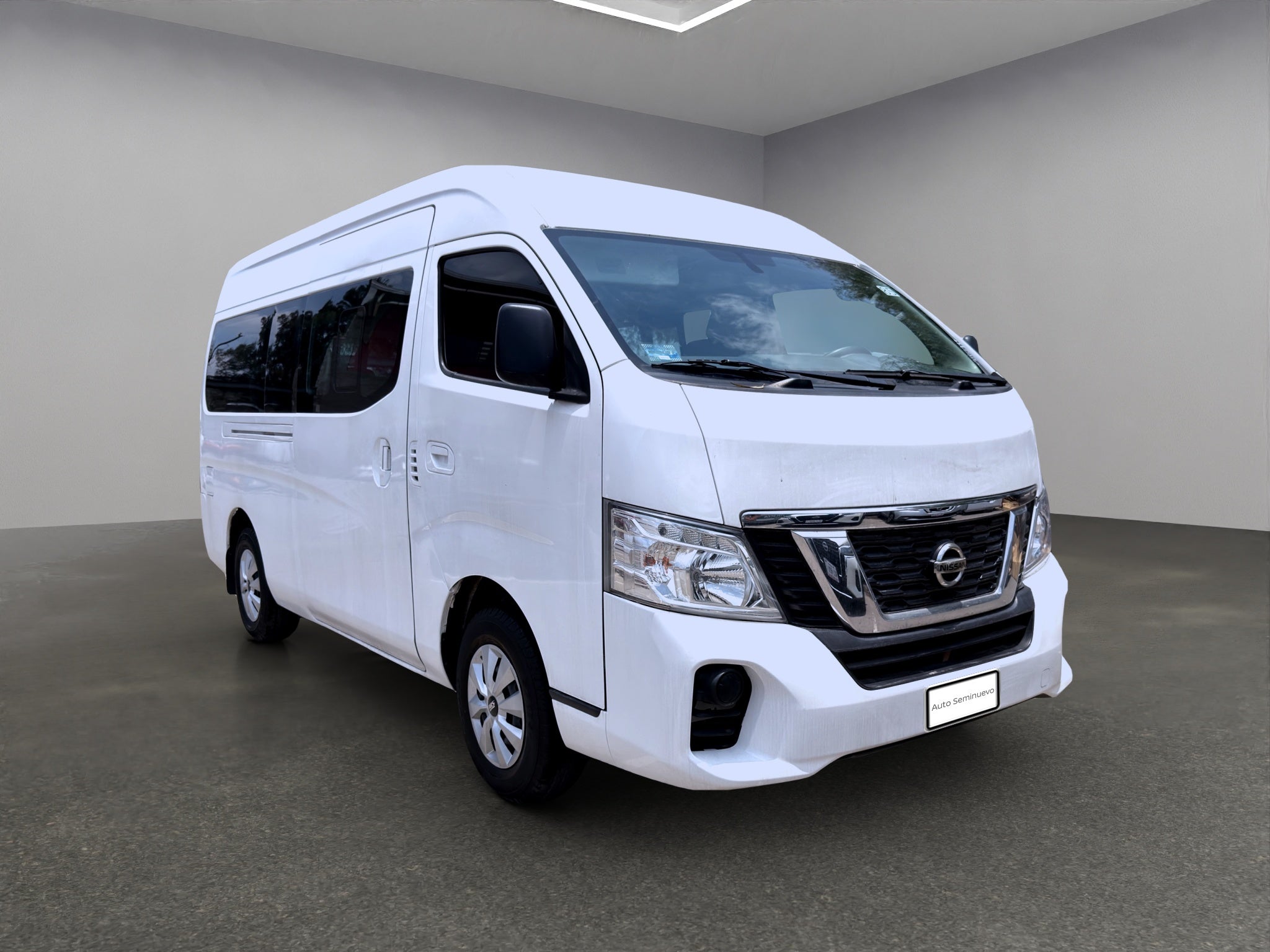 2021 Nissan URVAN 4 PTS AMPLIA TM5 AAC DESEM TRAS 15 PAS
