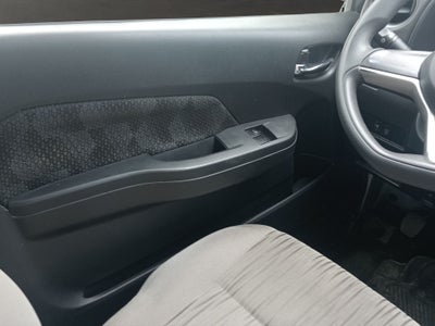 2023 Nissan Urvan 2.5 14 Pasajeros Amplia AA Mt