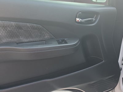 2024 Nissan Urvan 2.5 14 Pasajeros Amplia AA Mt