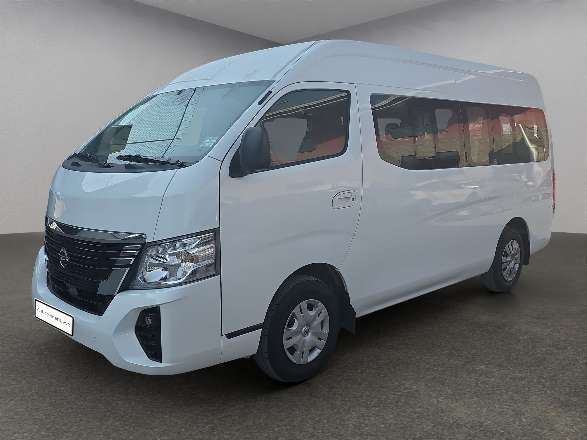 2024 Nissan Urvan 2.5 14 Pasajeros Amplia AA Mt