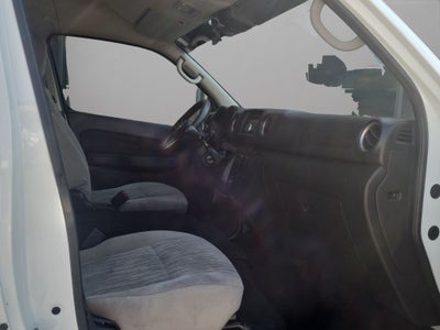 2024 Nissan Urvan 2.5 14 Pasajeros Amplia AA Mt