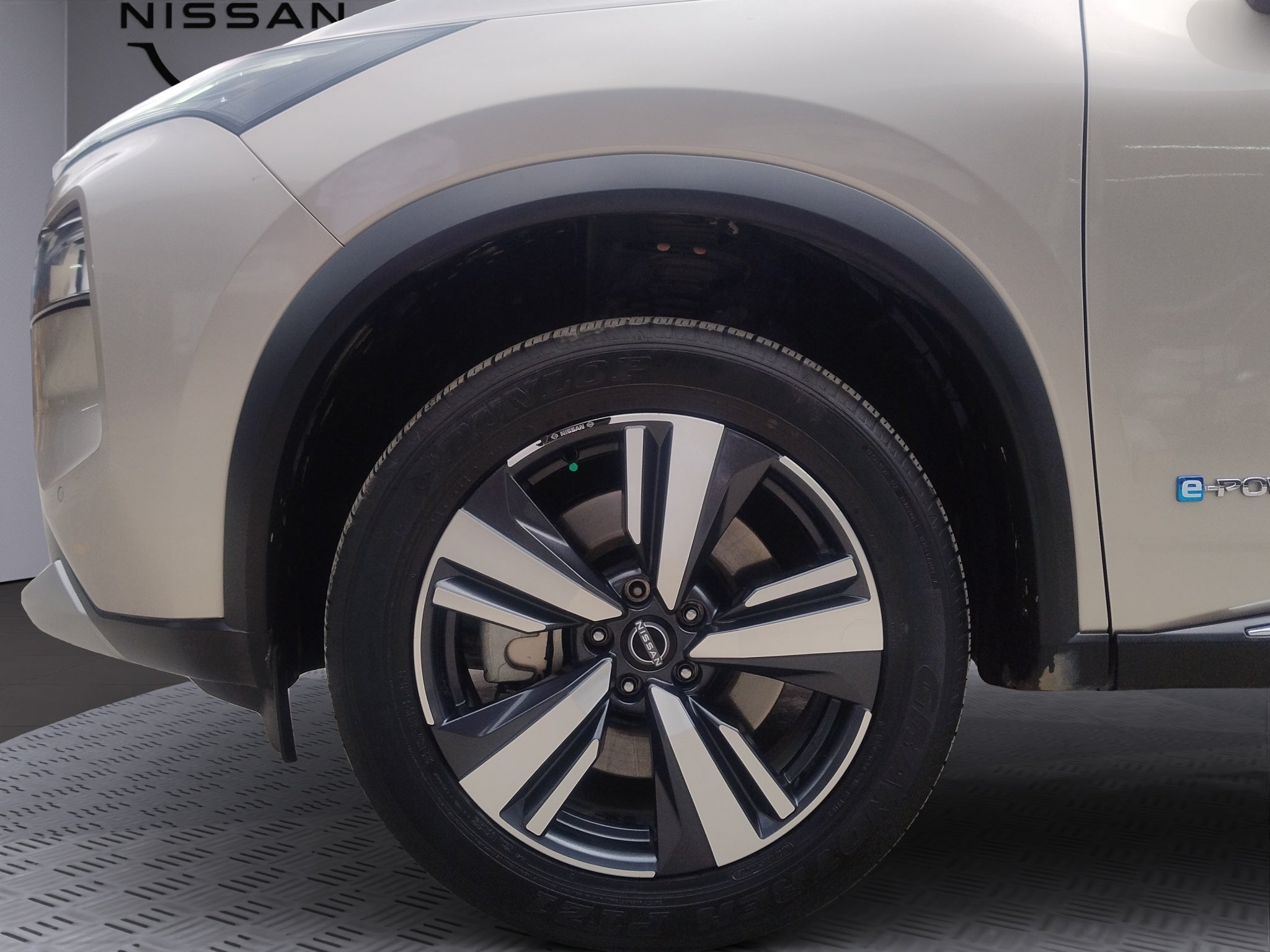 2024 Nissan X-TRAIL 5P PLATINUM E.POWER HEV L31.5 AUT