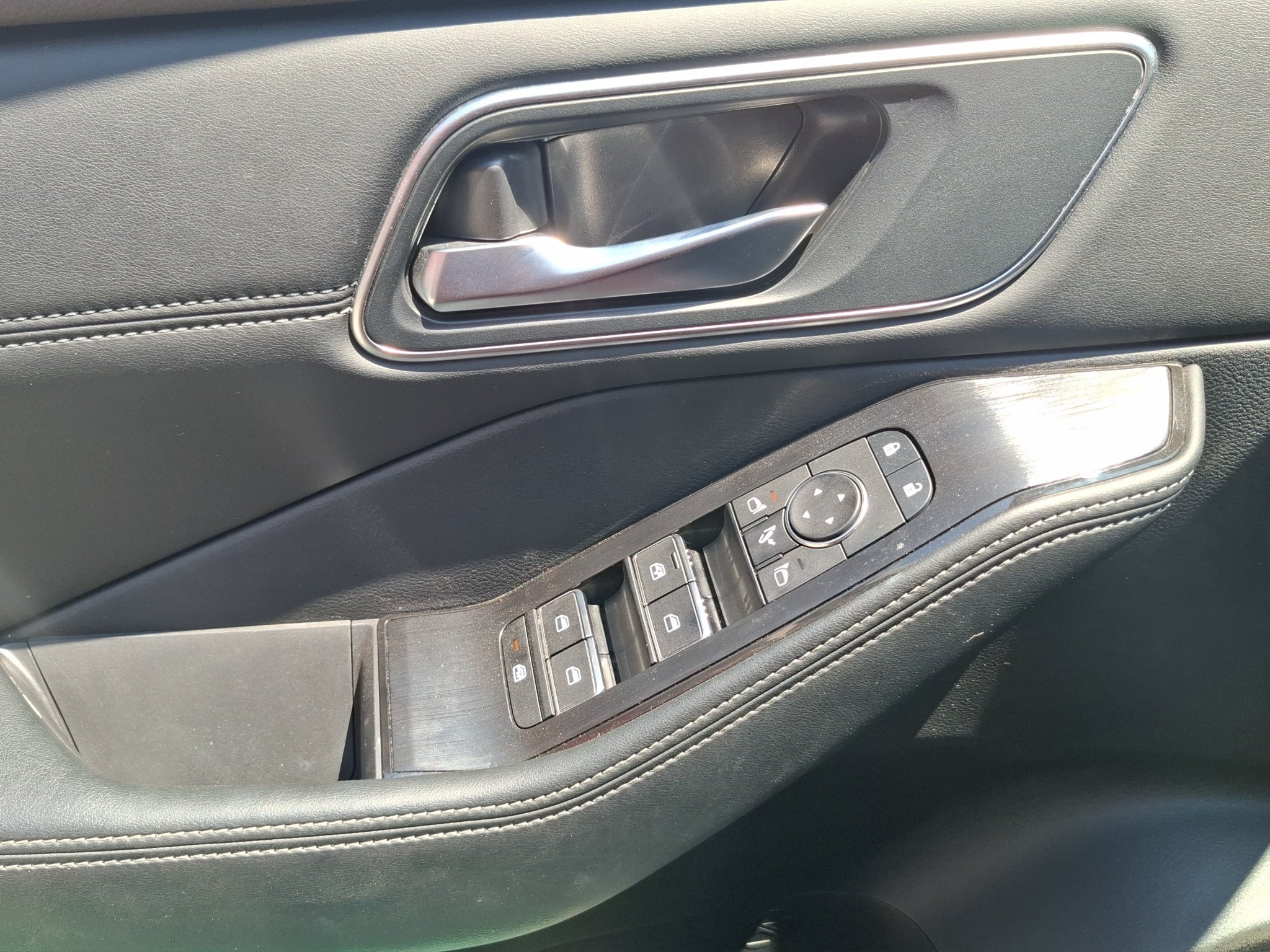 2026 Nissan X-TRAIL 5P PLATINUM E.POWER HEV L31.5 AUT