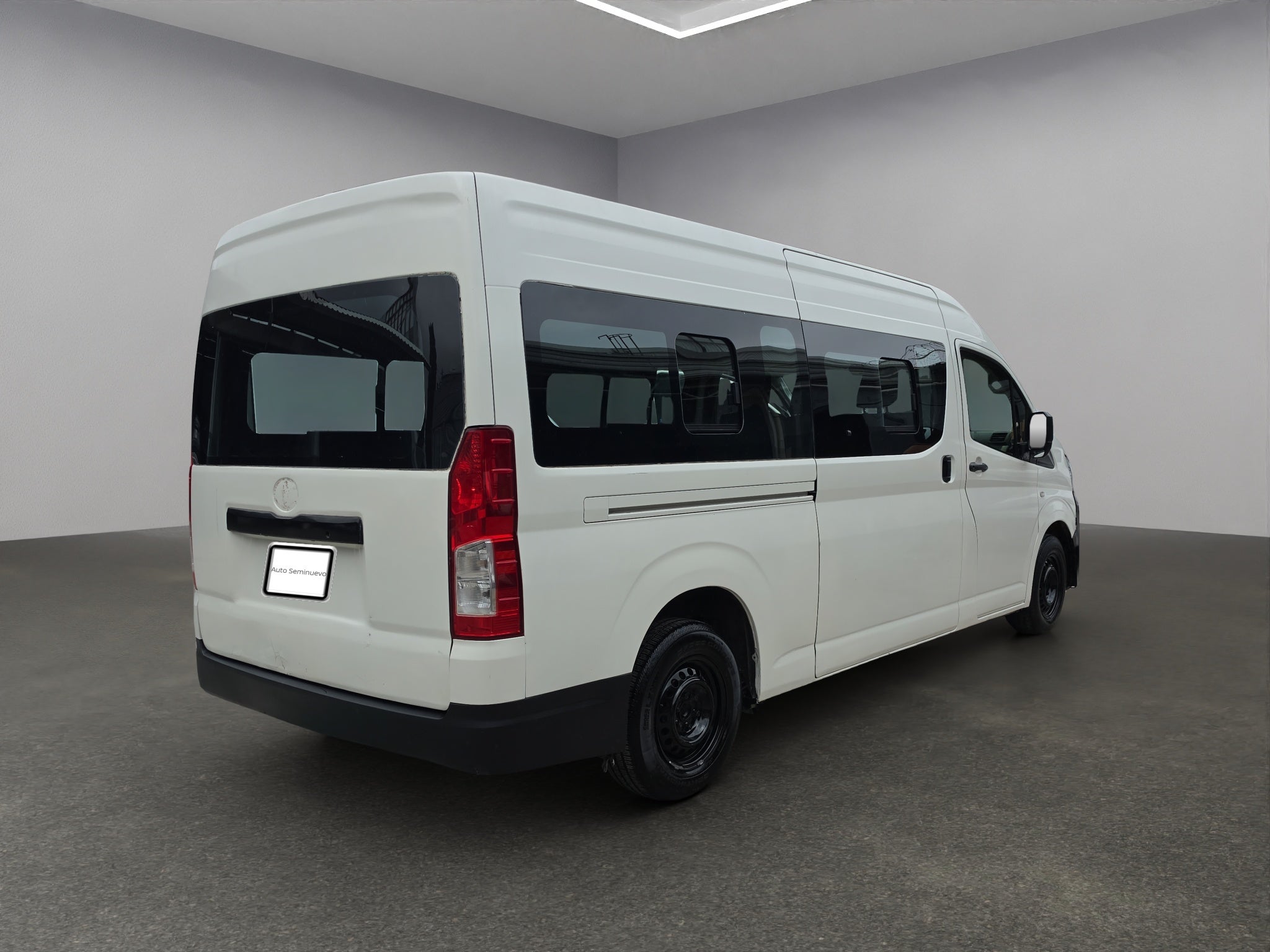 2020 Toyota HIACE 4 PTS DX SUPERLARGA TM5 CVENTANAS