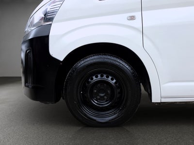 2020 Toyota HIACE 4 PTS DX SUPERLARGA TM5 CVENTANAS