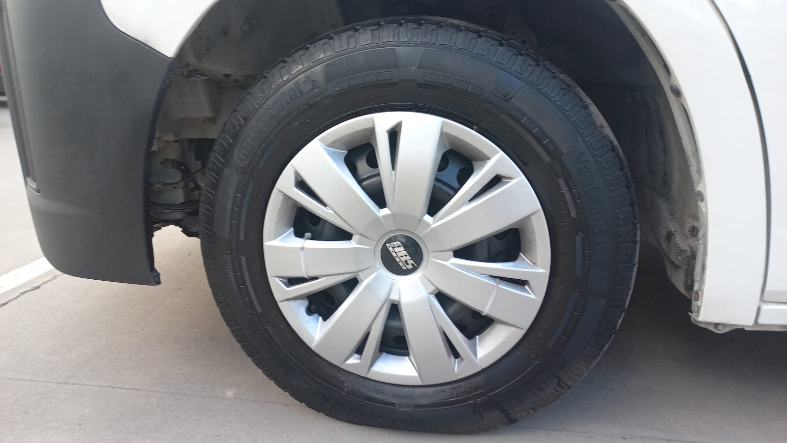 2020 Toyota HIACE 4 PTS DX SUPERLARGA TM5 CVENTANAS