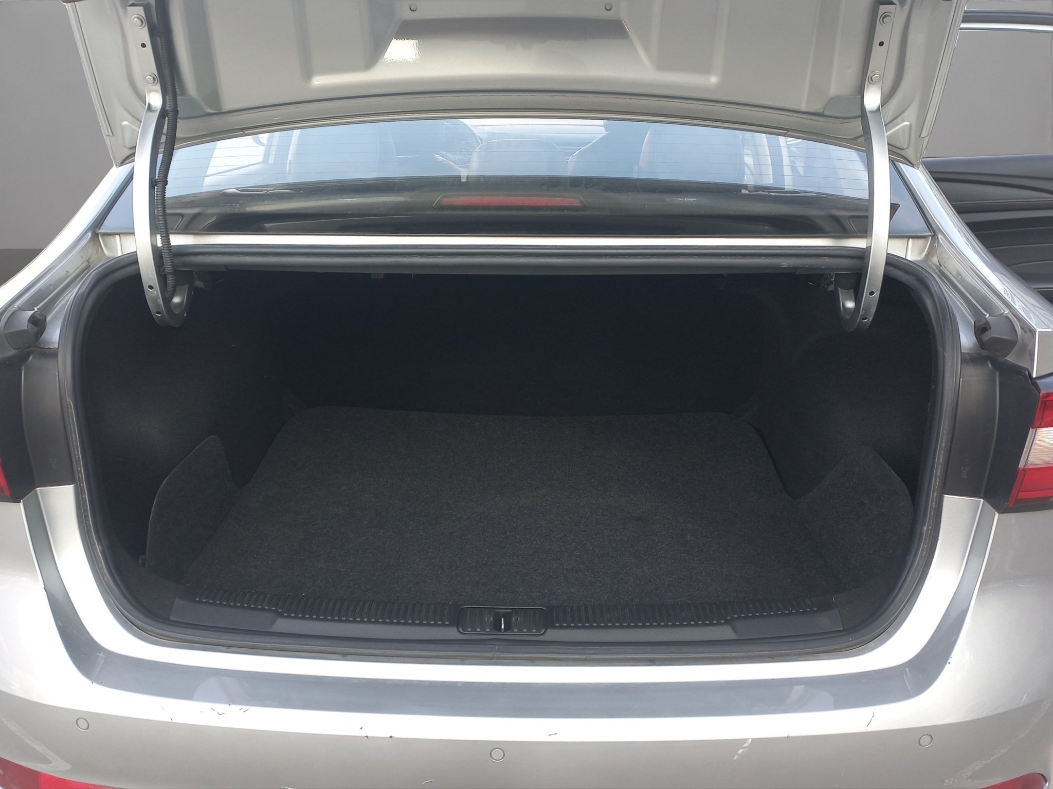 2023 MG MG 5 4 PTS EXCITE 15L TA VE PIEL RA-16