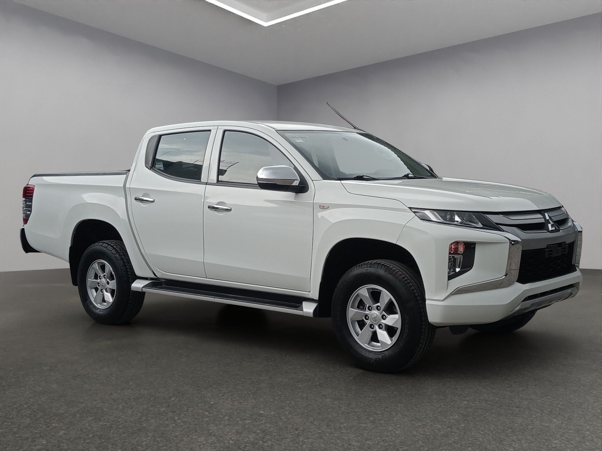 2023 Mitsubishi L200 2.4 Glx Cabina Doble 4x2 Mt