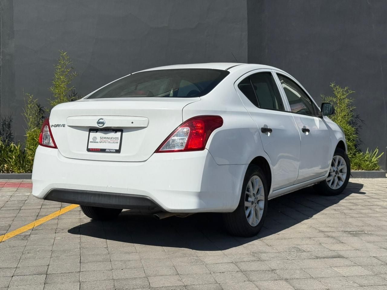 2021 Nissan V-Drive 1.6 A/C  Mt