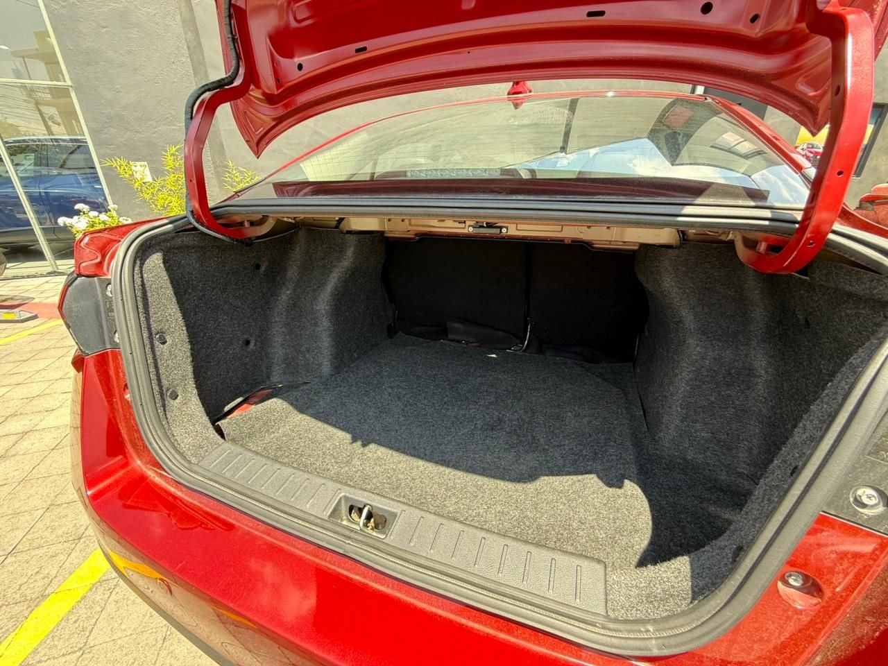 2020 Nissan Versa 1.6 Platinum Piel At