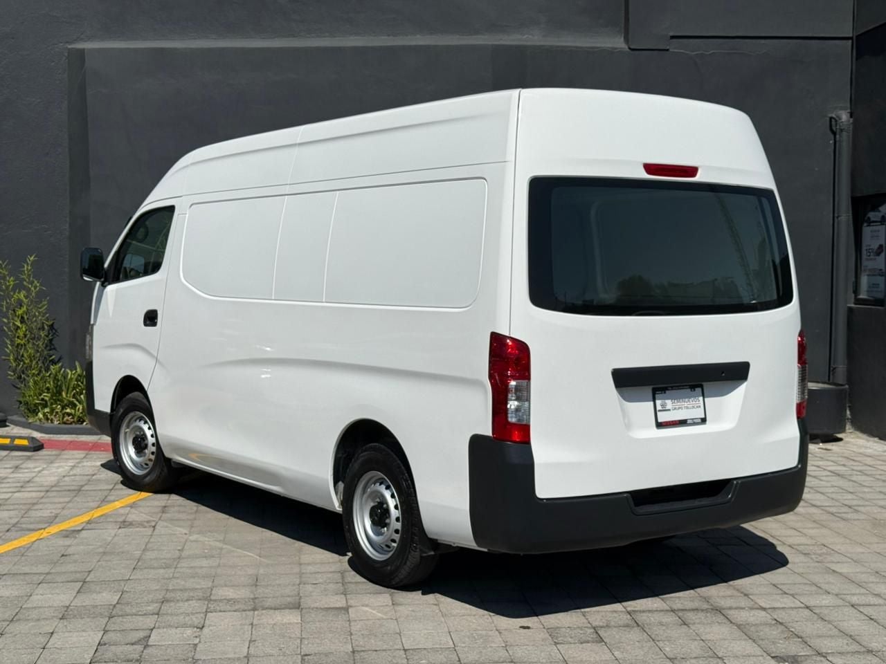 2024 Nissan Urvan 2.5 Panel Amplia AA Mt