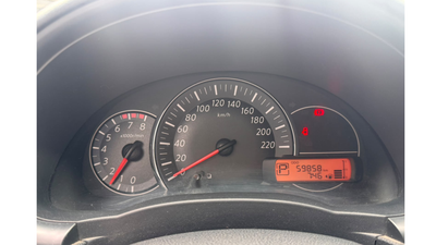 2015 Nissan March 1.6 Advance Navi At