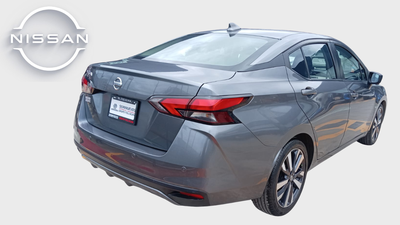2021 Nissan Versa 1.6 Platinum Piel At