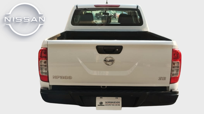 2020 Nissan NP300 Doble Cabina 2.5 SE Paq Seguridad Mt