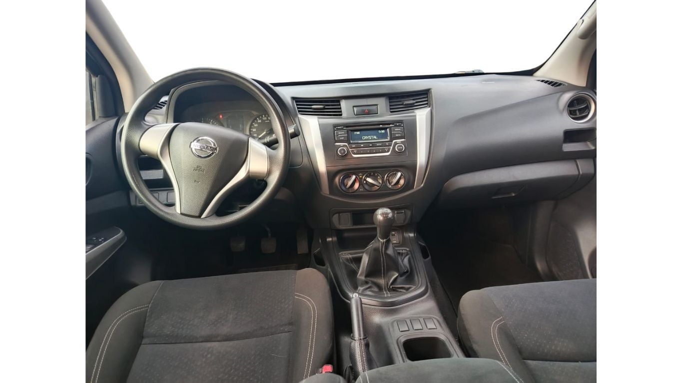 2021 Nissan NP300 Doble Cabina 2.5 SE Paq Seguridad Mt