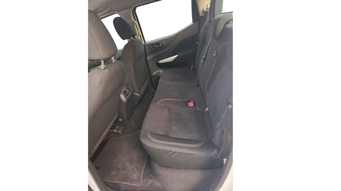 2021 Nissan NP300 Doble Cabina 2.5 SE Paq Seguridad Mt