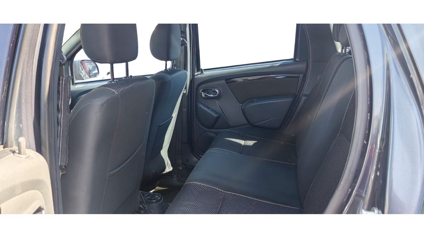 2017 Renault Duster 2.0 Dynamic Media Nav Mt