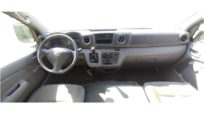 2021 Nissan Urvan 2.5 Panel Amplia Aa Paquete Seguridad Mt