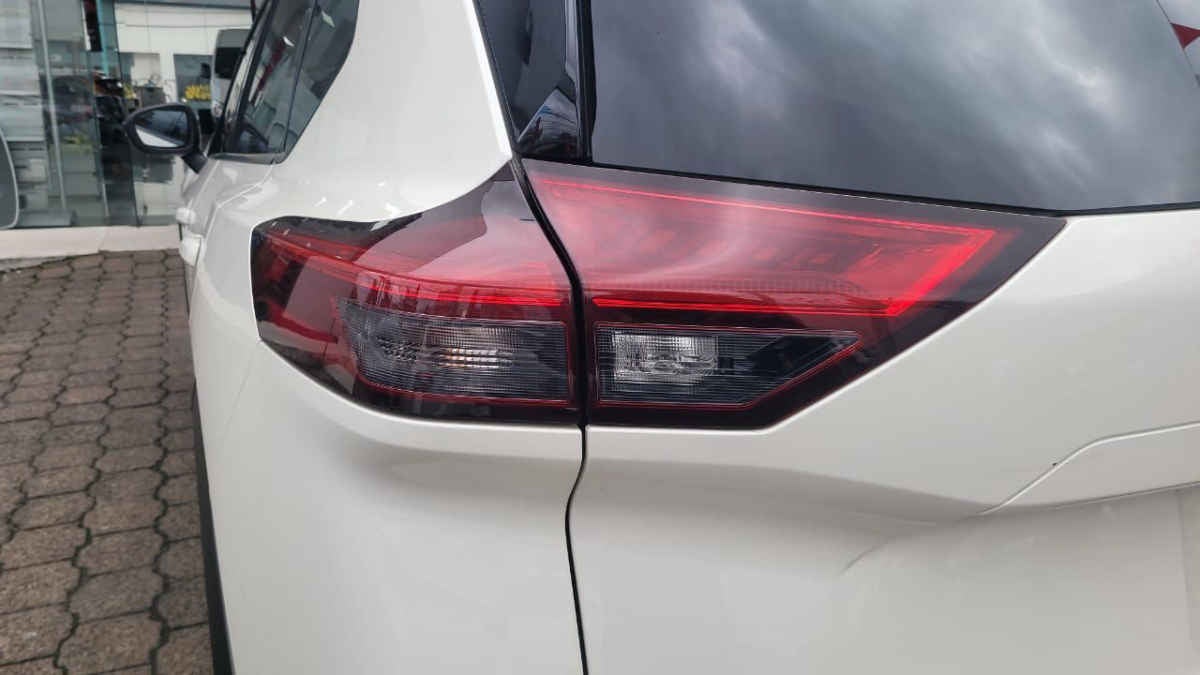 2023 Nissan X-TRAIL 5 PTS PLATINIUM PLUS CVT 2.5 LTS 2 ROW