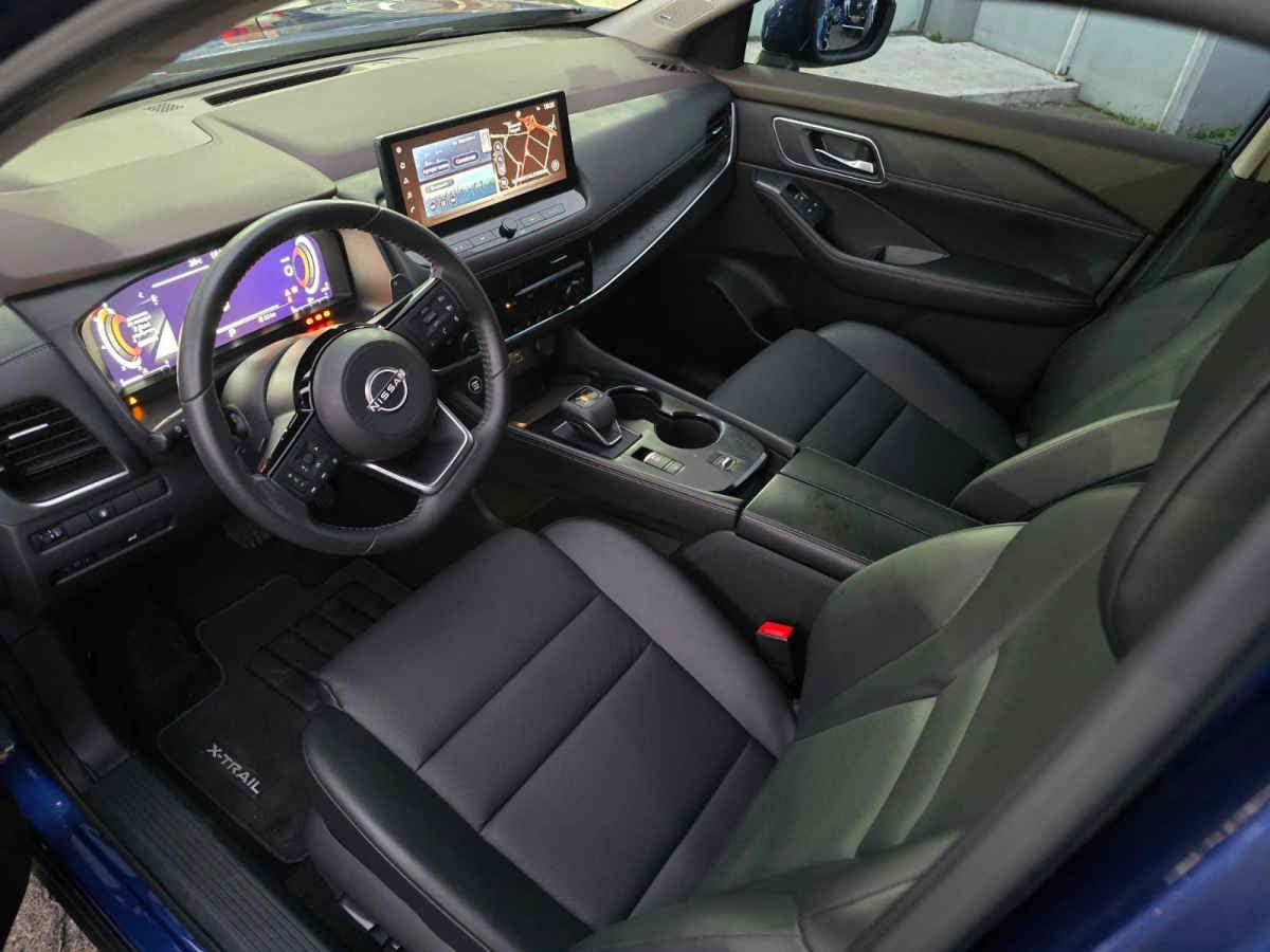 2023 Nissan X-TRAIL PLATINUM 2 FILAS