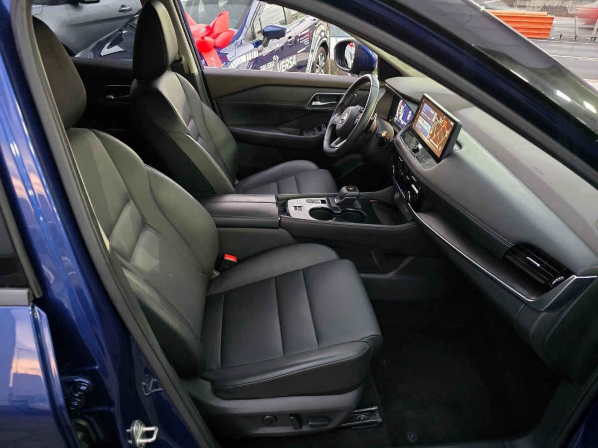 2023 Nissan X-TRAIL PLATINUM 2 FILAS