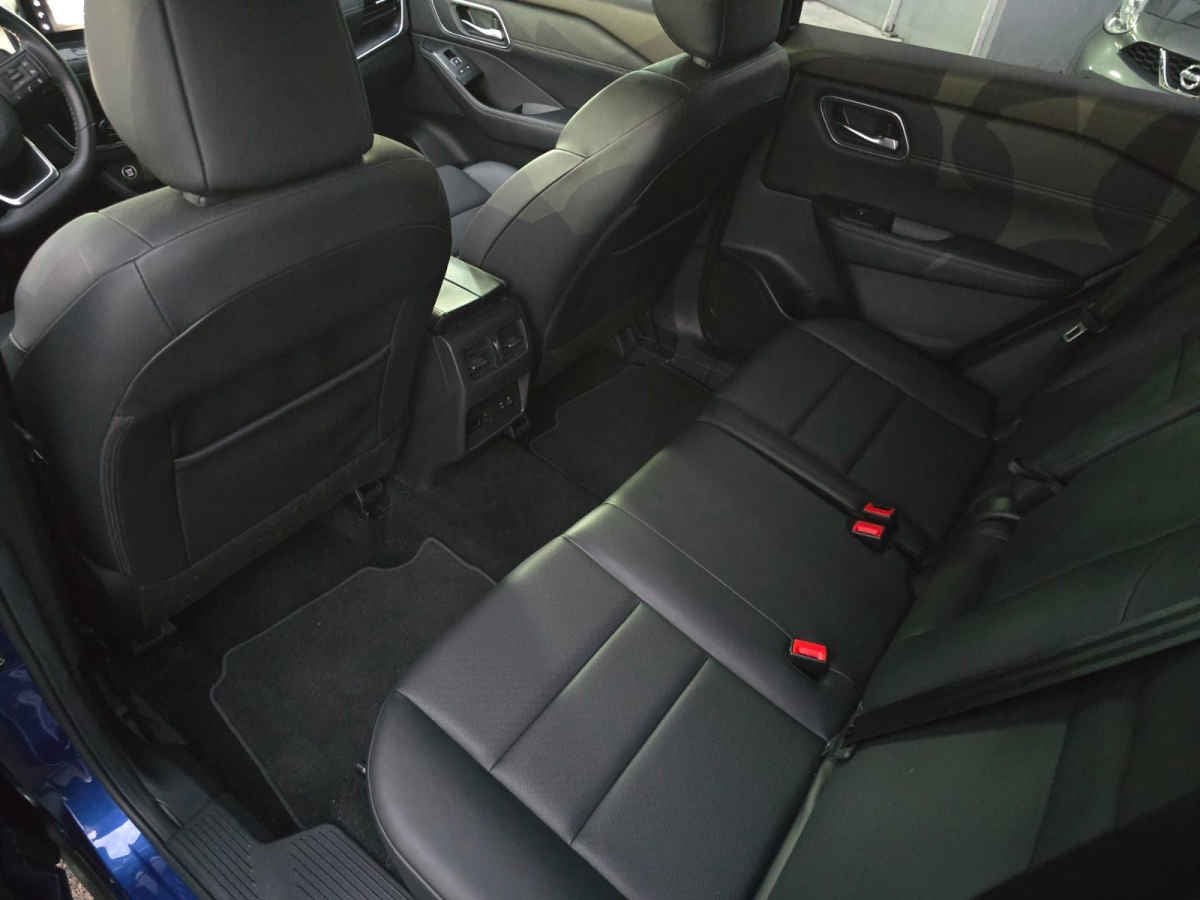 2023 Nissan X-TRAIL PLATINUM 2 FILAS