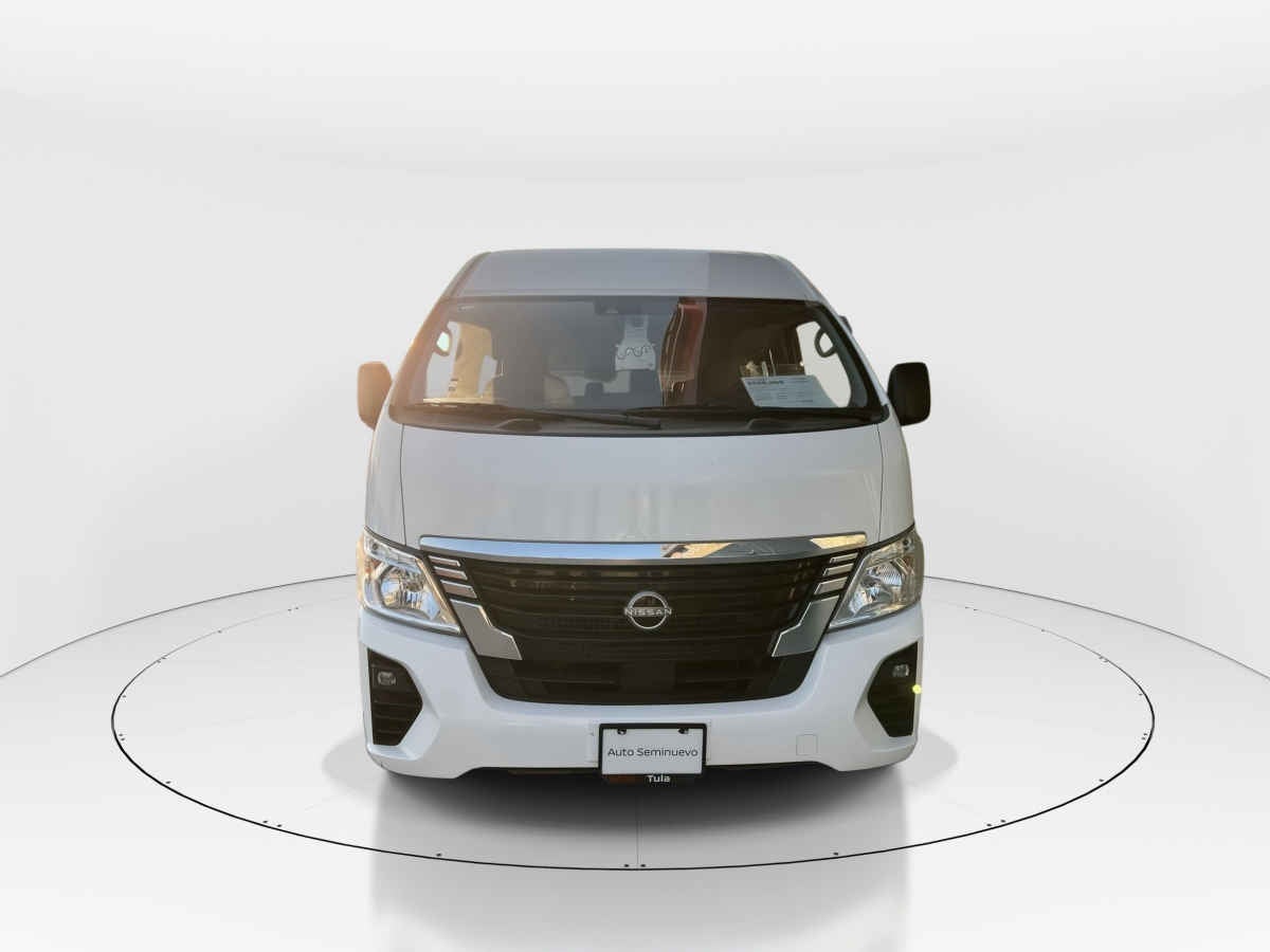 2024 Nissan Urvan 4p Amplia L4/2.5 Man 15/Pas P/Seg