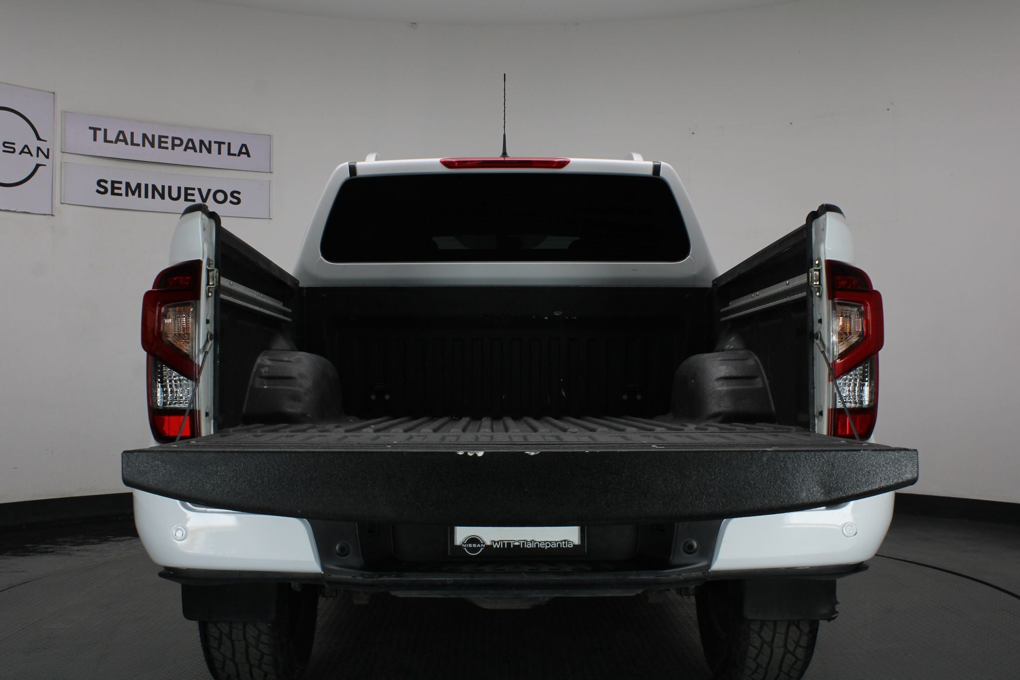 2023 Nissan Frontier 2.5 Le Platinum At