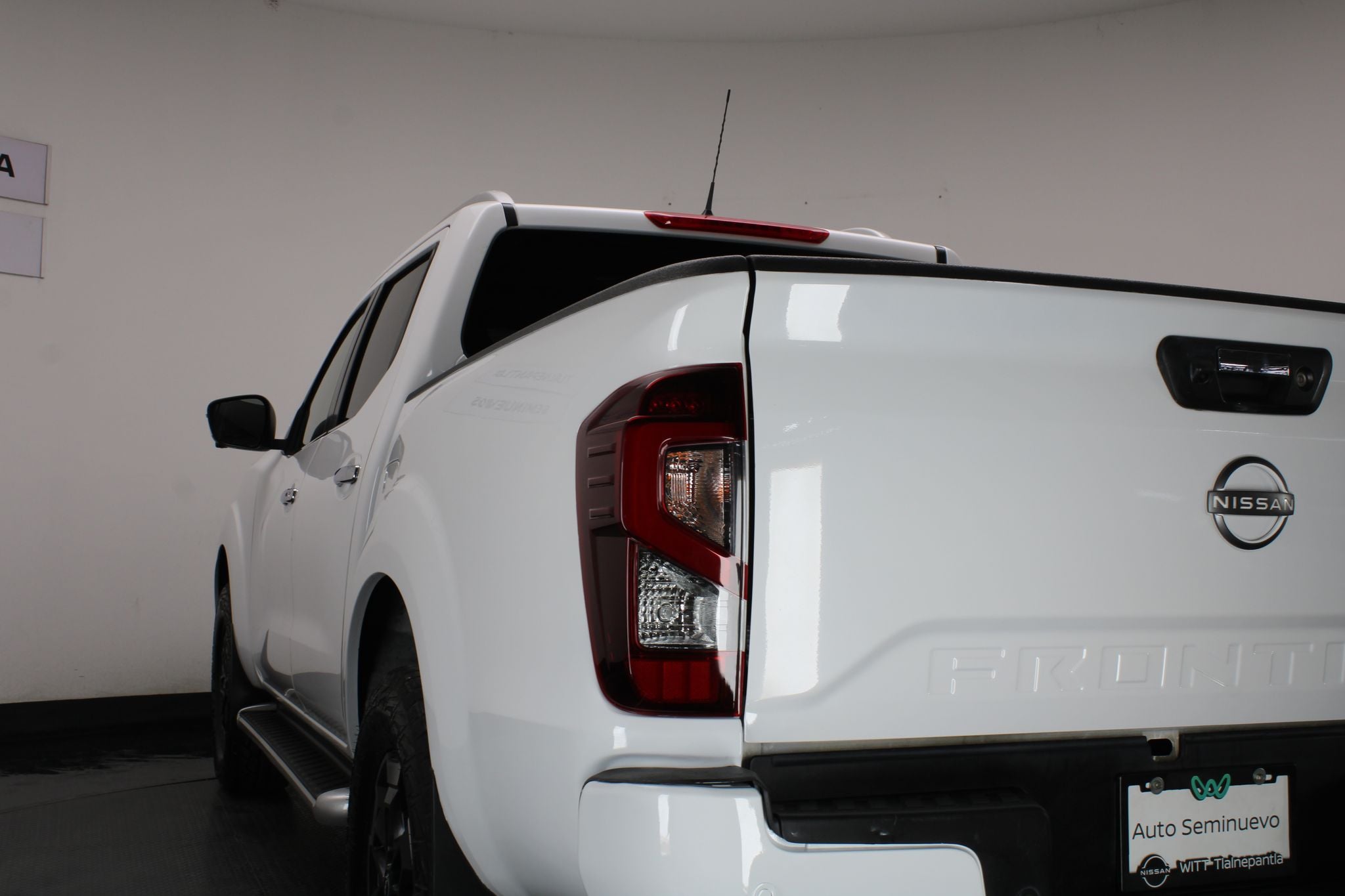 2023 Nissan Frontier 2.5 Le Platinum At