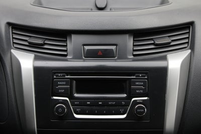 2020 Nissan NP300 Doble Cabina 2.5 SE Paq Seguridad Mt