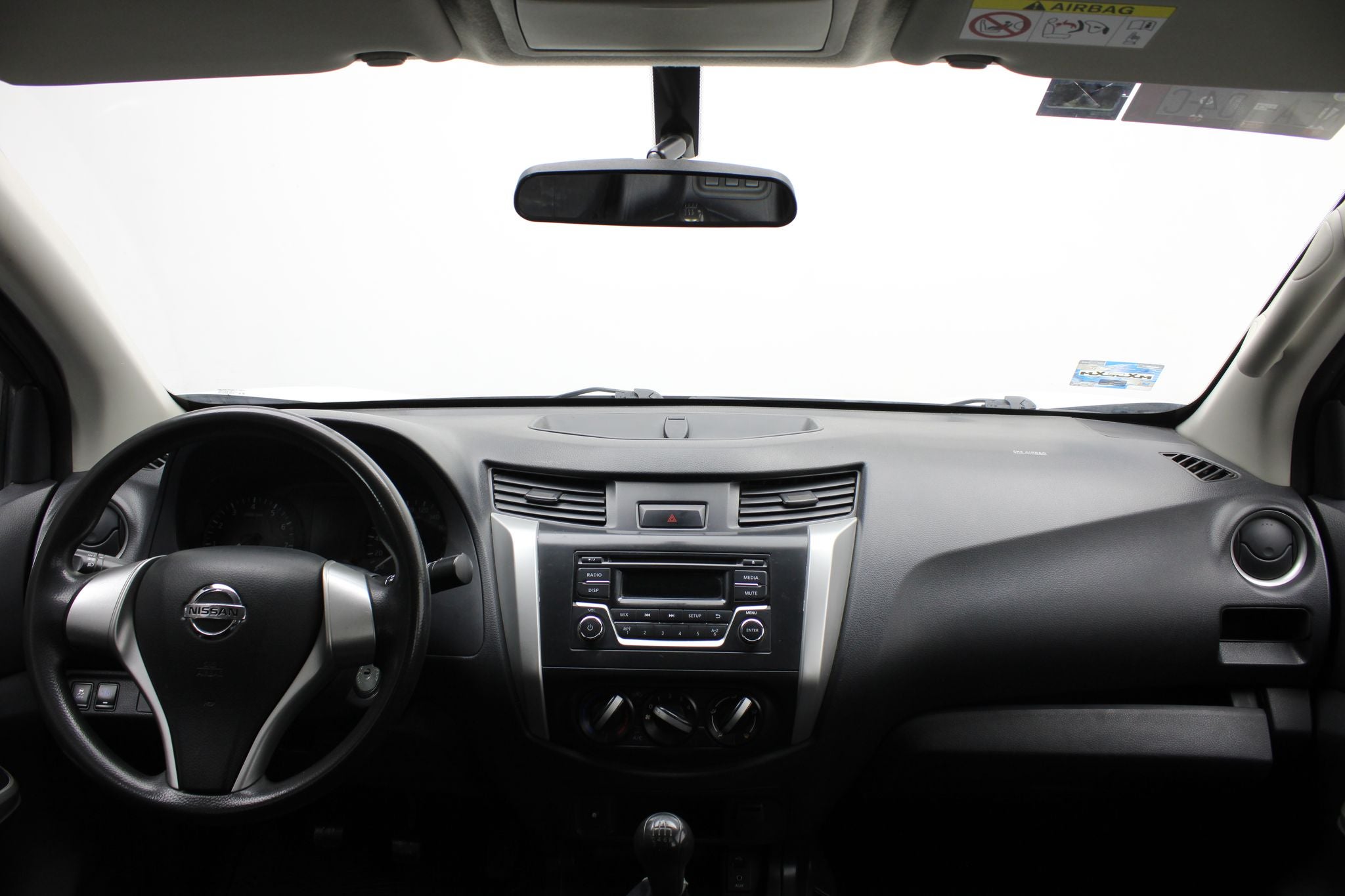 2020 Nissan NP300 Doble Cabina 2.5 SE Paq Seguridad Mt