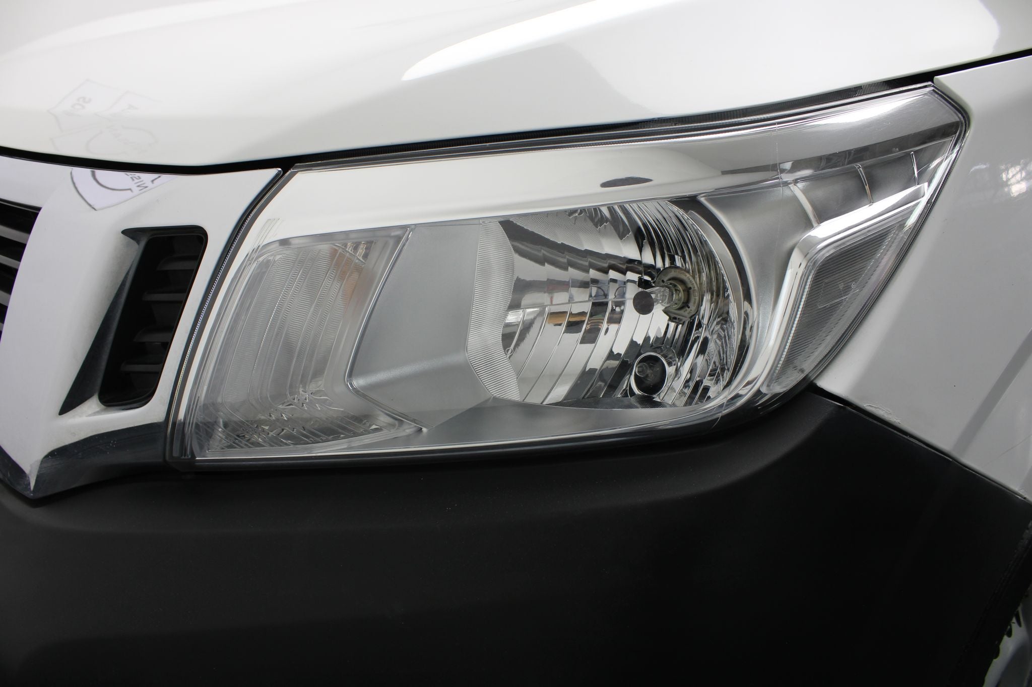 2020 Nissan NP300 Doble Cabina 2.5 SE Paq Seguridad Mt