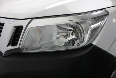 2020 Nissan NP300 Doble Cabina 2.5 SE Paq Seguridad Mt