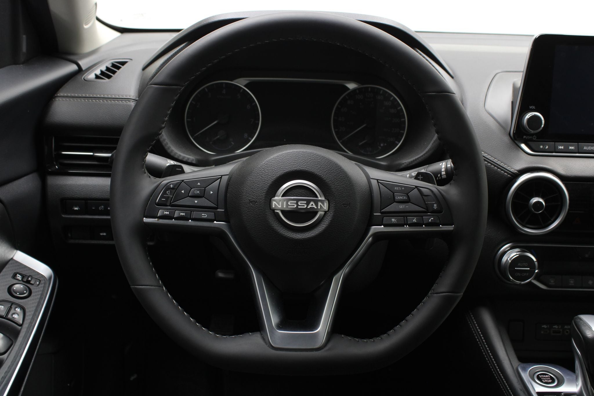 2025 Nissan Sentra 2.0 SR Platinum At