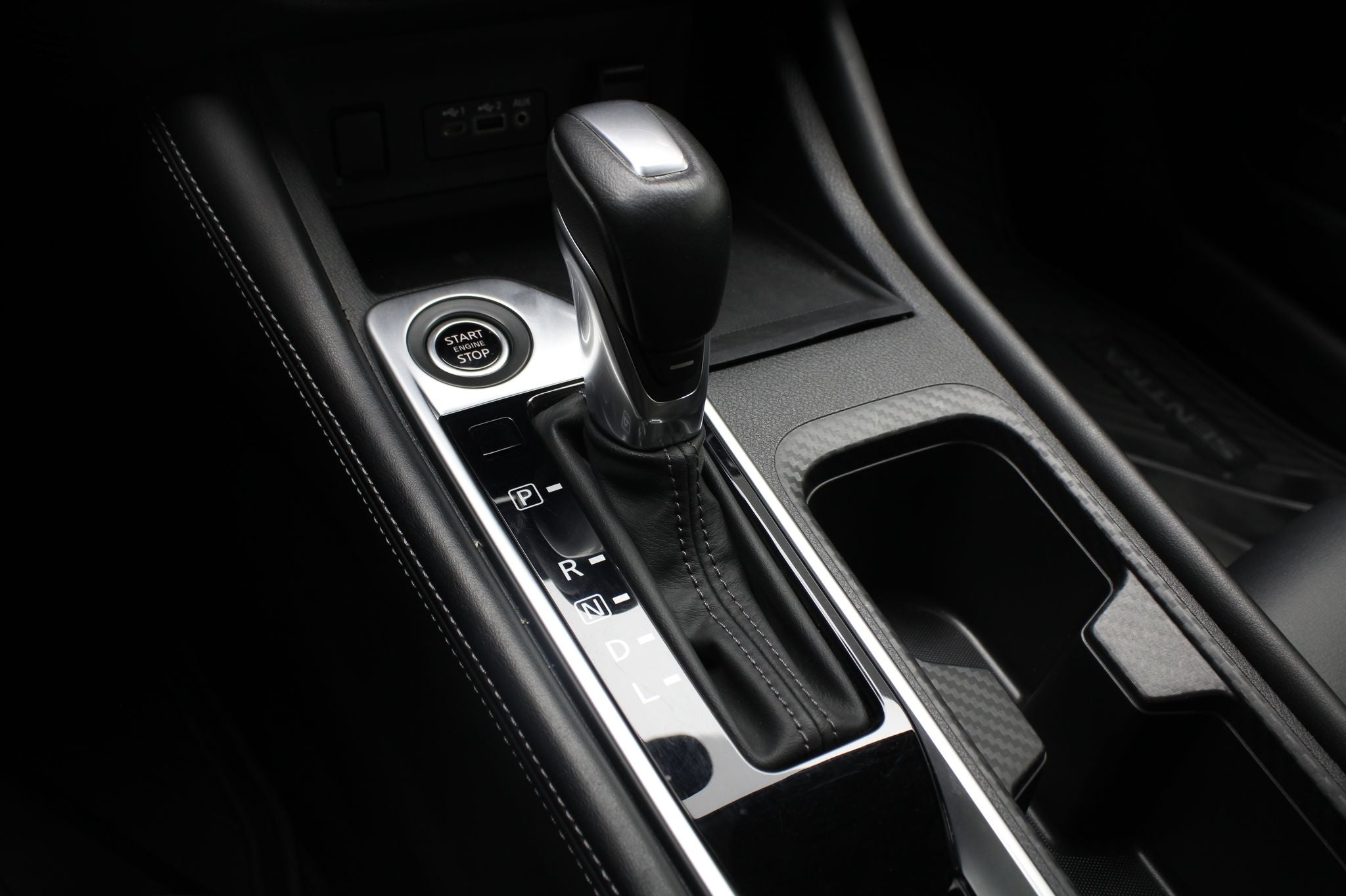 2025 Nissan Sentra 2.0 SR Platinum At